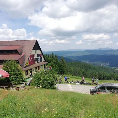 Hotel Fran Trencsénmakó Kültér fotó