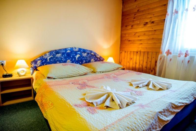Hotel Fran Trencsénmakó Kültér fotó